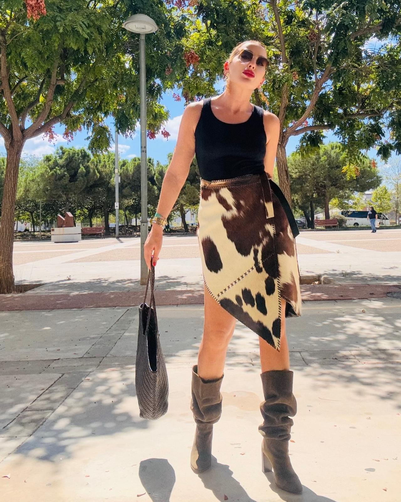 BEYOND SKIRT