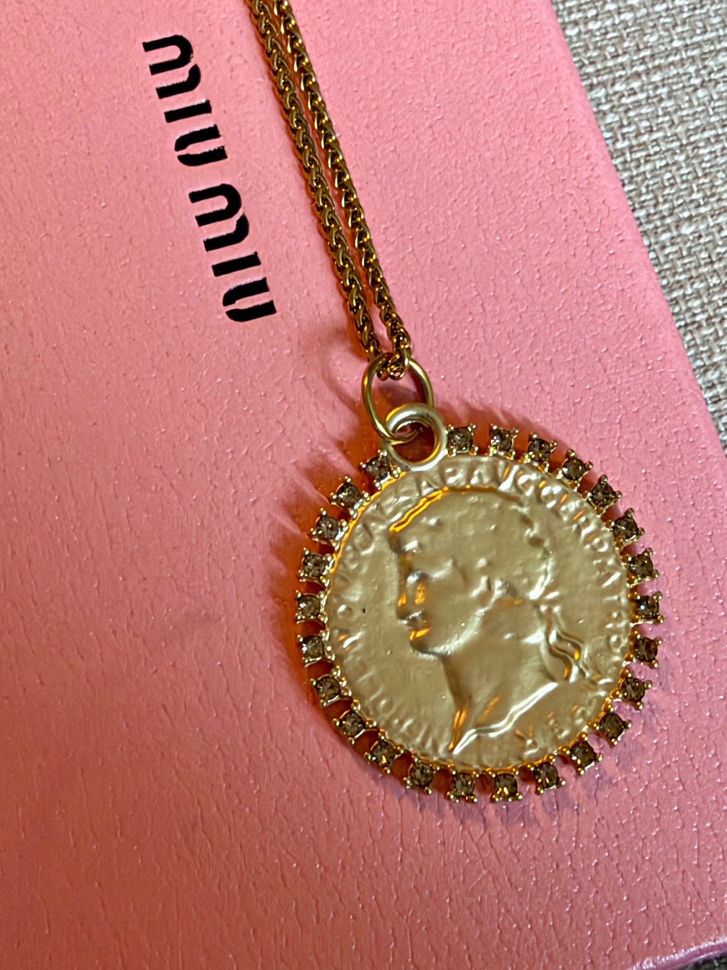 COLLAR MONEDA STRASS