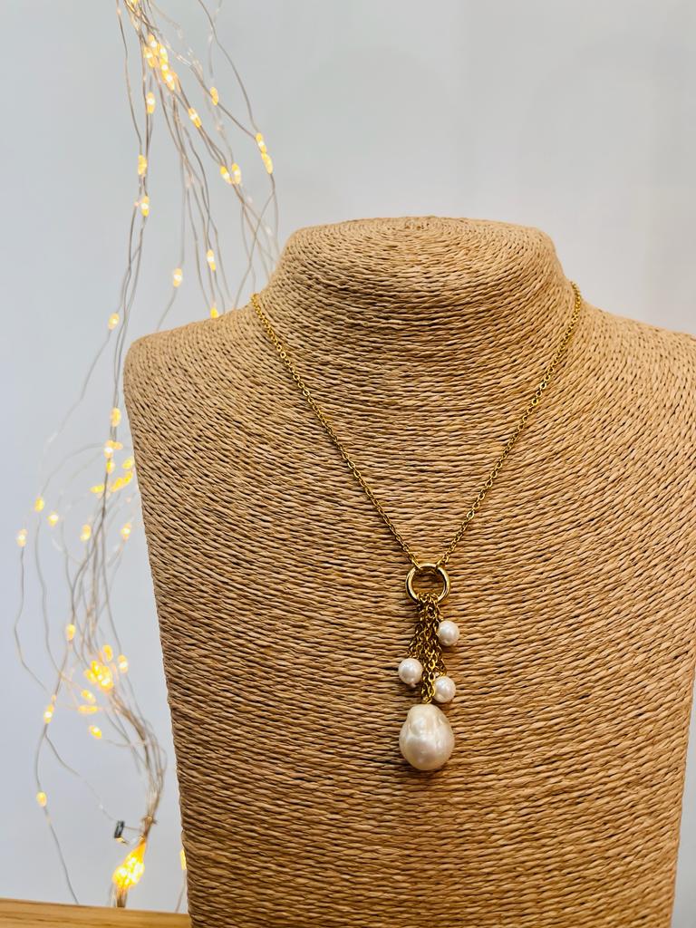Pearl Kelly necklace