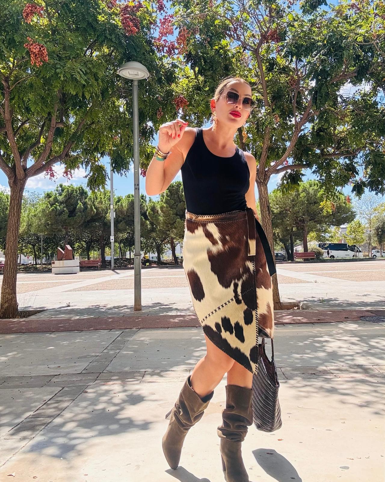 BEYOND SKIRT