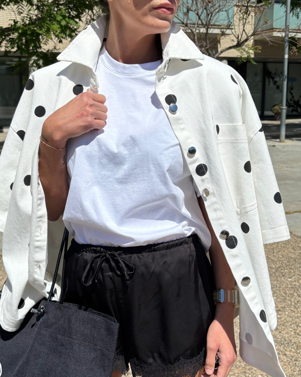 POLKA DOTS SOBRE CAMISA