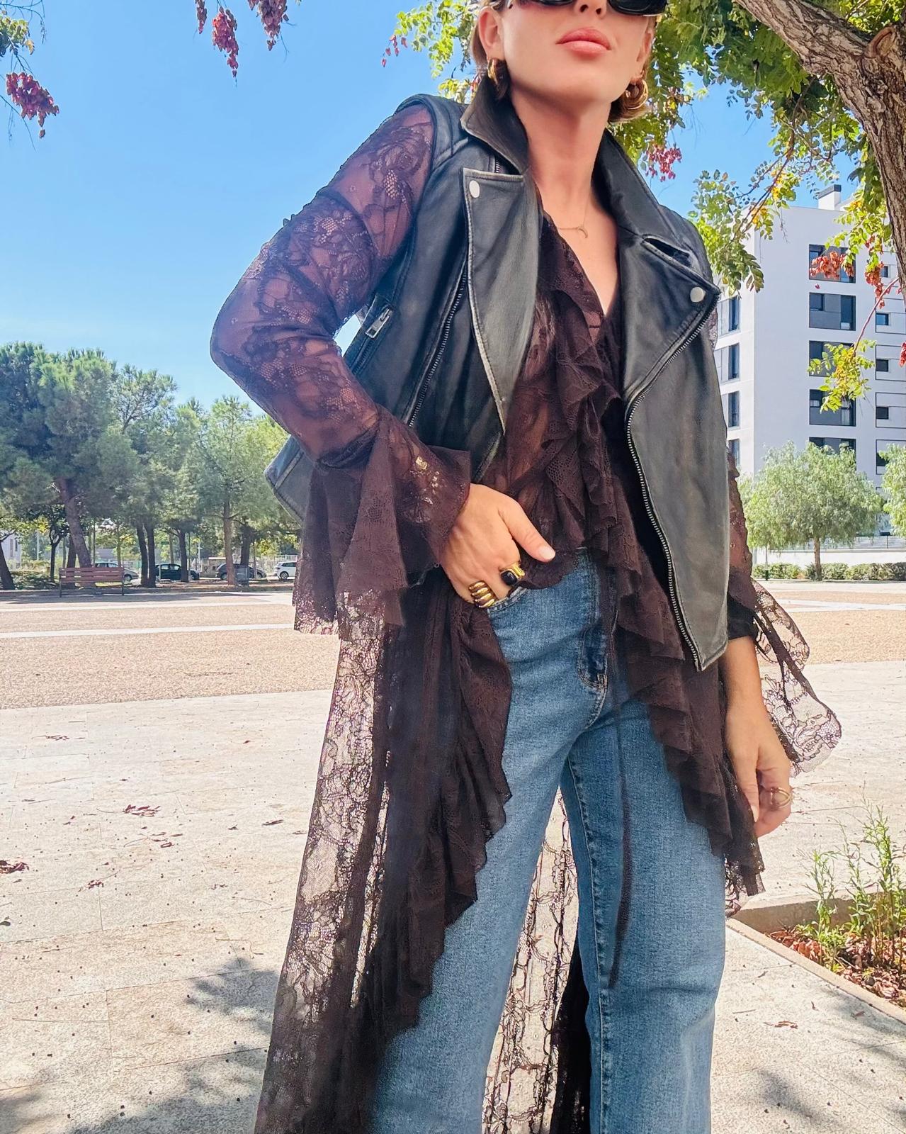 LACE KIMONO.
