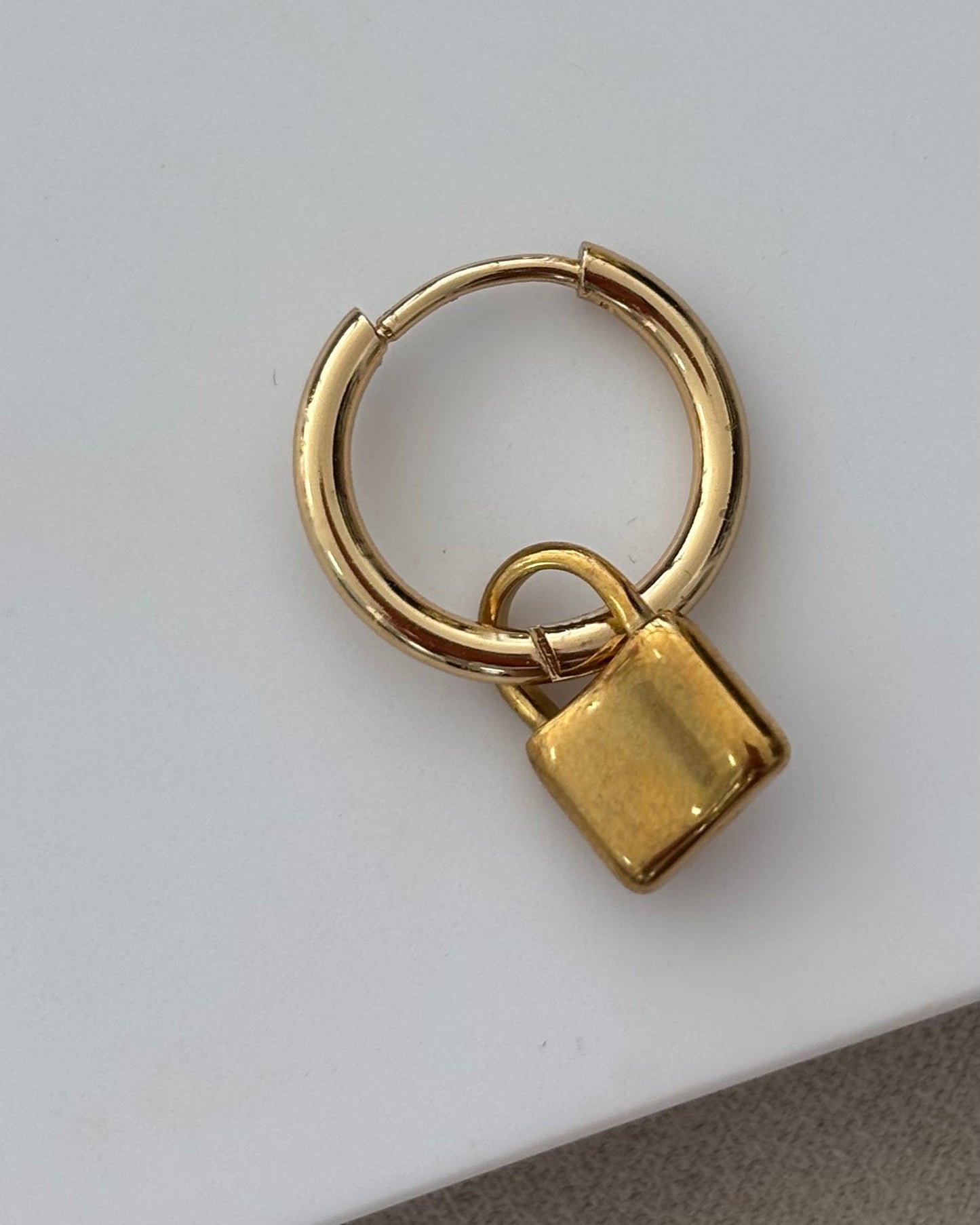 ARO MEDIANO CHARM