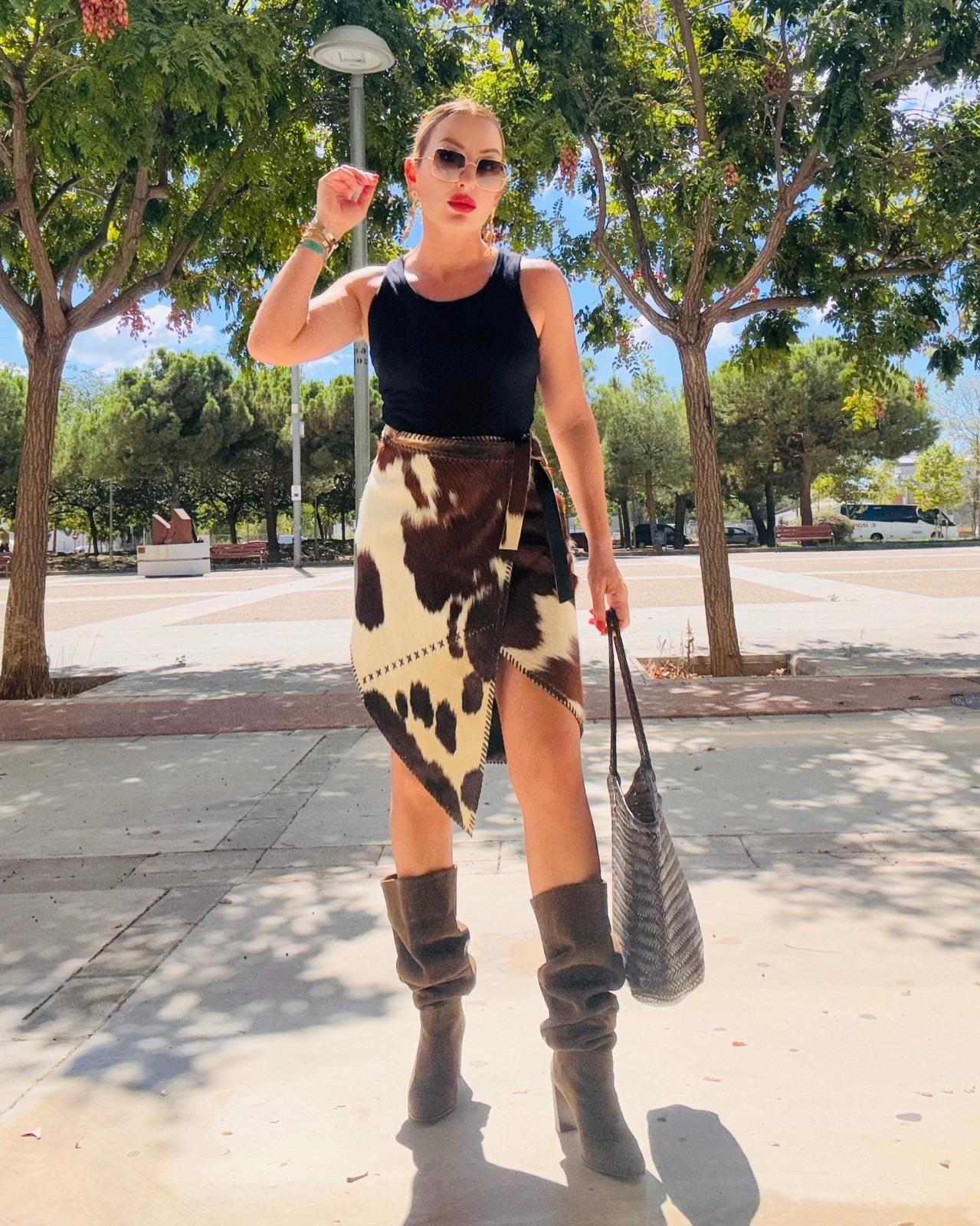 BEYOND SKIRT