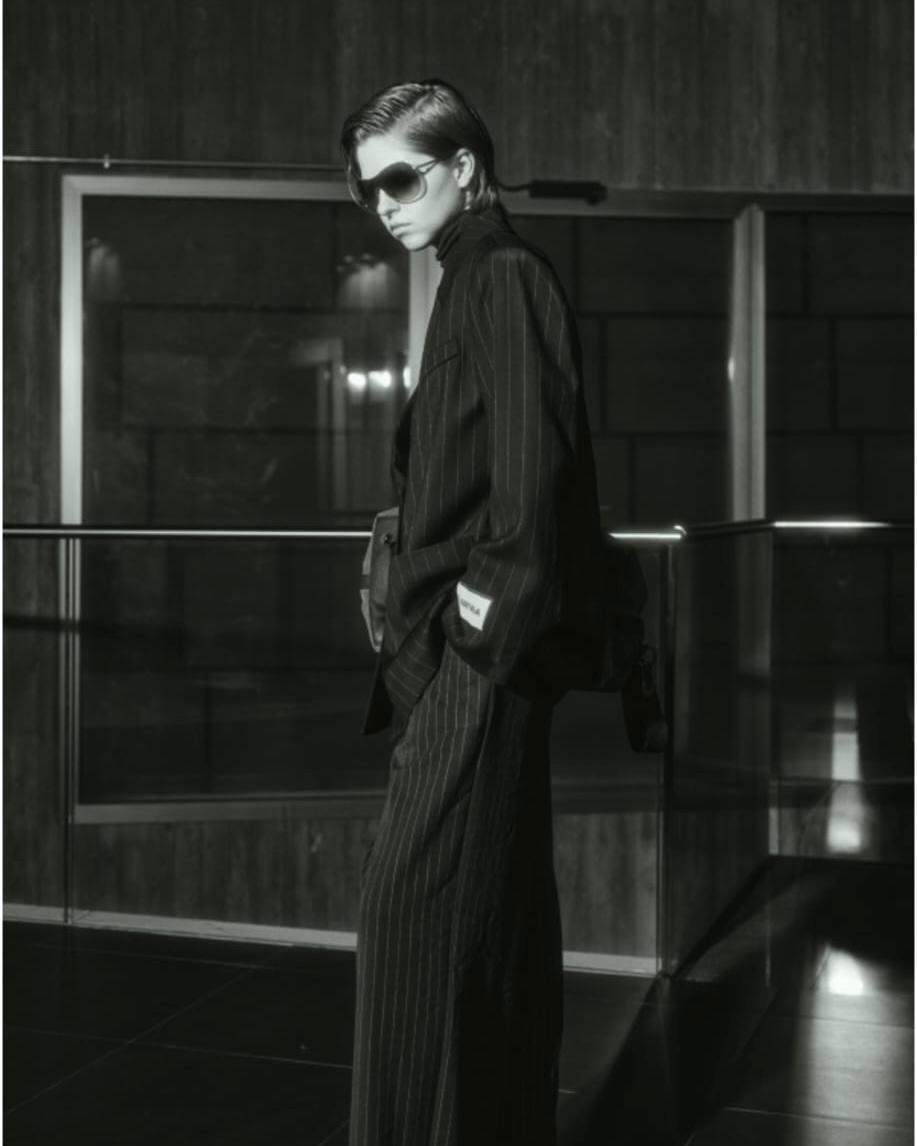 NOELIA LOGO BLAZER