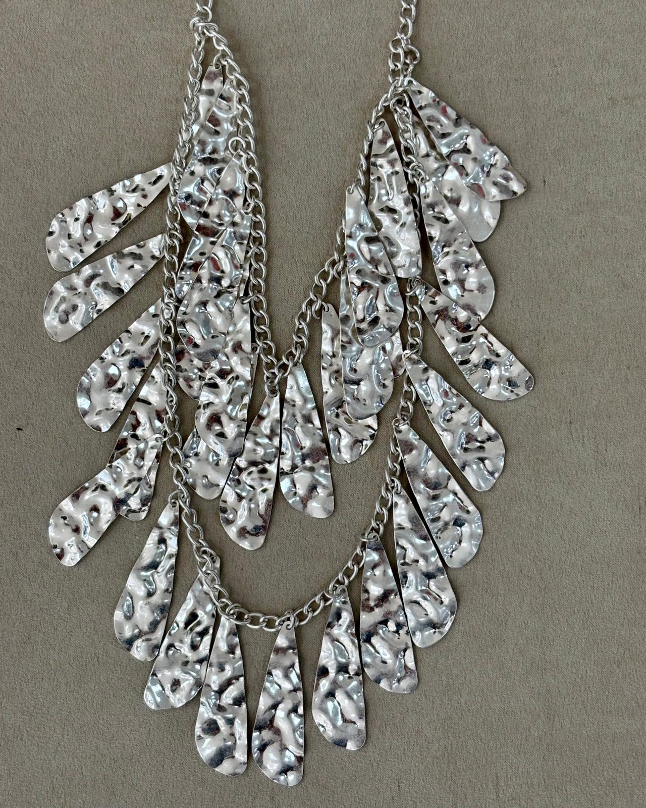 MACARENA COLLAR